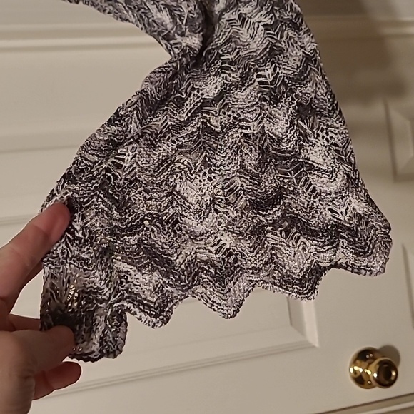 New Directions Women's Black and White Sweater Shrug with scalloped hem size 2X - Picture 3 of 8